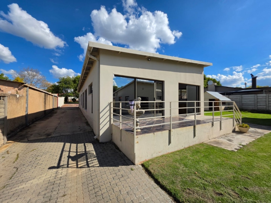 6 Bedroom Property for Sale in Bethlehem Free State